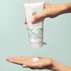 Wella Professionals Conditionneur démêlant pour cheveux ondulés et bouclés Nutricurls Clearance