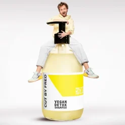 Cut by Fred Shampooing cuirs chevelus à problèmes Vegan Detox recharge 520ml Online